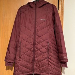 Columbia Burgandy Omni-Heat Coat with hood. Like new. Size Women’s Large